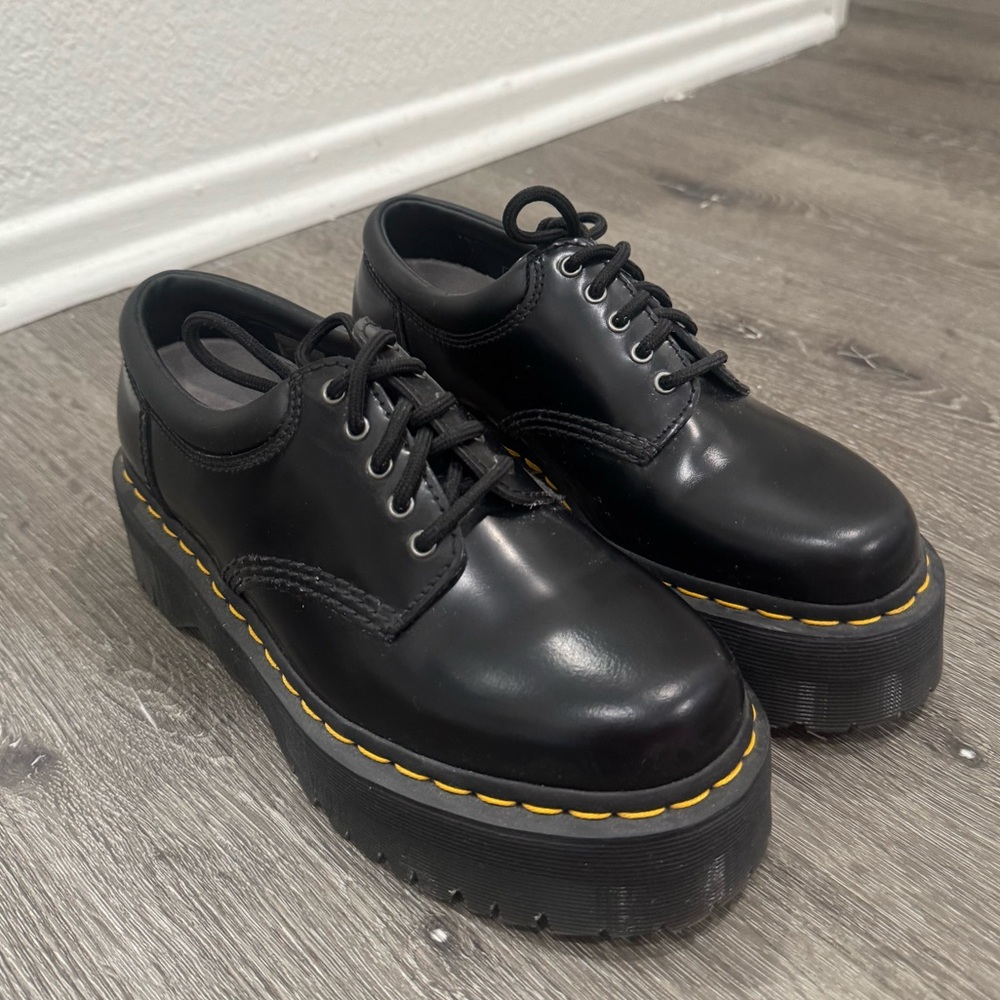 Dr.Marten Black Leather Platform shoe. Size: M 7, W 8.5 - Picture 2 of 8